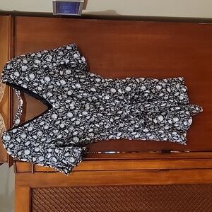 LOFT | Navy Blue Floral Shorts Romper - size S